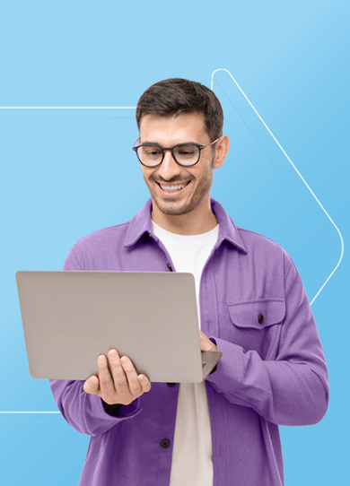 Joven realizando la apertura de su Fondo de Inversión Rentafácil